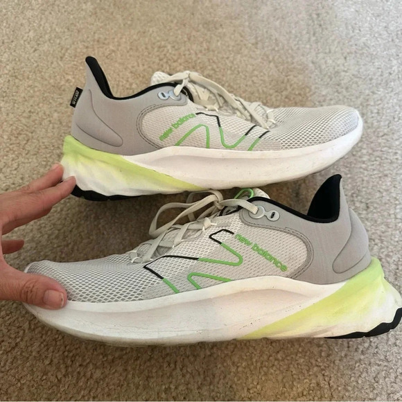 NEW BALANCE • Fresh Foam Roav White Ocean Grey' Sneakers Running Shoes - Picture 1 of 7